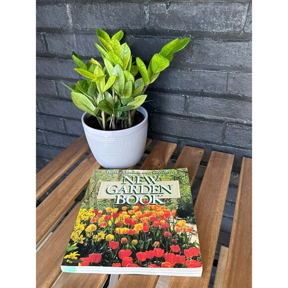 VTG New Garden Book By Better Homes & Gardens Books Paperback Book Floral - Picture 2 of 5